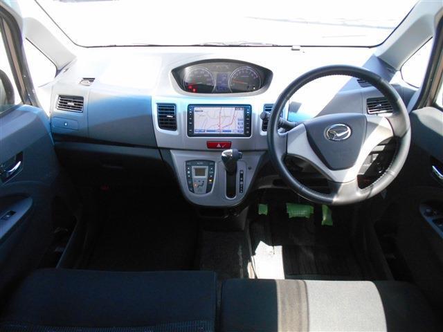 【運転席全体】視野性の良い運転席で快適に運転できますね！