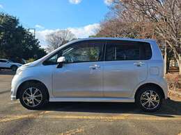 当店管轄外や希望ナンバーなどご希望がない場合は全て総額表示となります。各種診断機、ATFチェンジャー、修理やメンテナンス、車検もお任せください。