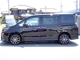 もちろん全国販売可能です。気になるお車の画像、装備内容や商談状況などメールでお送りすることもできますので是非気軽にお問合せください。