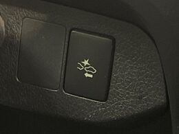 【トヨタセーフティセンス】走行中に前方の車両等を認識し、衝突しそうな時は警報とブレーキで衝突回避と被害軽減をアシスト。より安全にドライブをお楽しみいただけます。