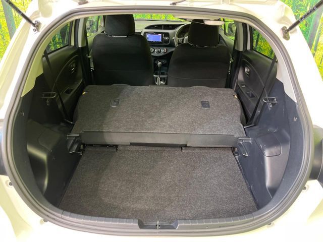 積み下ろしのしやすいデッキにはたっぷりと荷物を積み込んでいただけます。遊びから仕事まで、様々なシーンで頼れます♪