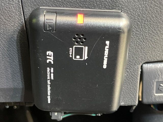 【ETC】高速道路の料金所をストレスなく通過！話題のスポットやサービスエリアに多い「スマートIC」利用時は必須のアイテムです。当店でセットアップを実施、ご納車当日からすぐにご利用いただけます！