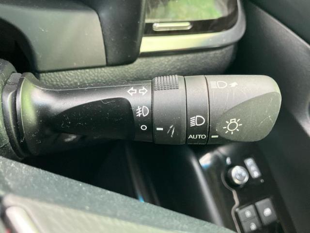 WECARSの展示場では実際に見て、触ってお車をお選びいただけます！知識の豊富な営業スタッフが様々なカーライフをご提案いたします！