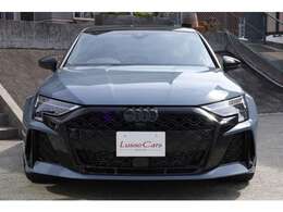 このカテゴリーのハイパフォーマンスモデルにおいてこのRS3の存在はクルマ好きの琴線に触れるのではないでしょうか。