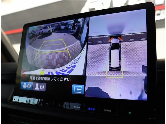 お車選びをお楽しみ頂けるよう、在庫車の展示スペースを十分に確保しております。