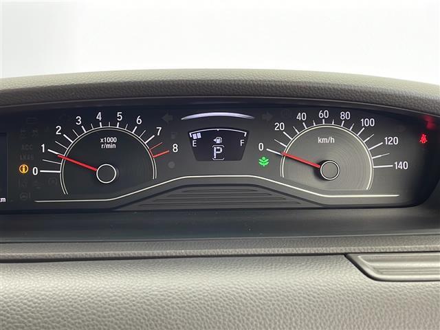 【スピードメーター】メーターがシンプルで見やすく運転しやすいですね！