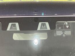 【スズキ　セーフティサポート】走行中に前方の車両等を認識し、衝突しそうな時は警報とブレーキで衝突回避と被害軽減をアシスト。より安全にドライブをお楽しみいただけます。