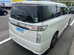 全国に店舗を展開しているのでどこでもお取り寄せが可能です！この車が気になるけど遠方だから・・・と諦める必要はありません！※別途陸送費が必要です。