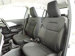 ホールド性が高く、カーブでも身体をしっかり支えます。