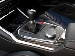 リモート商談実施中！ご自宅に居ながらお車の詳細を担当コンサルタントがオンライン画像でご案内致します。