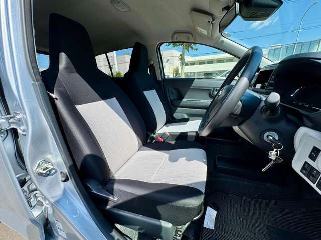 大切な愛車を見つけるお手伝いから始まり、ご購入後もできるだけ長く、安全にお乗りいただけるようにアフターサポートにも全力で取り組んでいます。