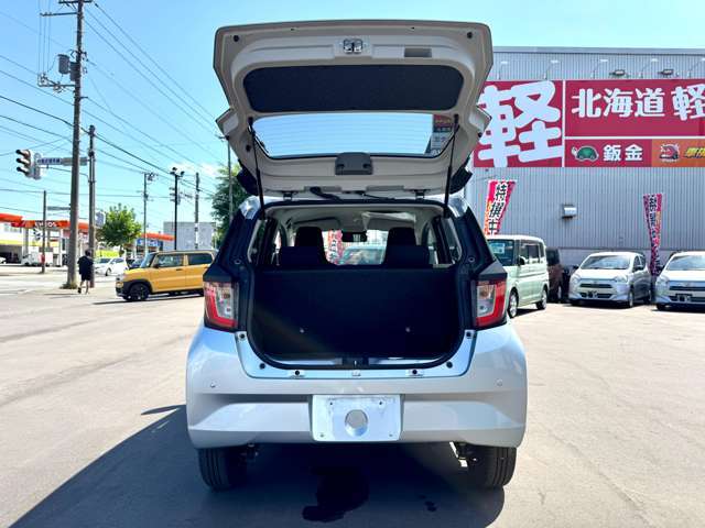 大切な愛車を見つけるお手伝いから始まり、ご購入後もできるだけ長く、安全にお乗りいただけるようにアフターサポートにも全力で取り組んでいます。