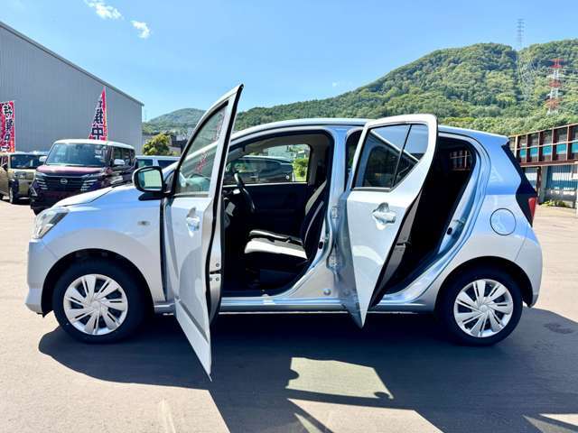 カーナビ・ETC・エンジンスターター・ドライブレコーダーなど、ご希望にお応えできるよう、オプション多数取り揃えております。おクルマのことなら何でもお任せください！