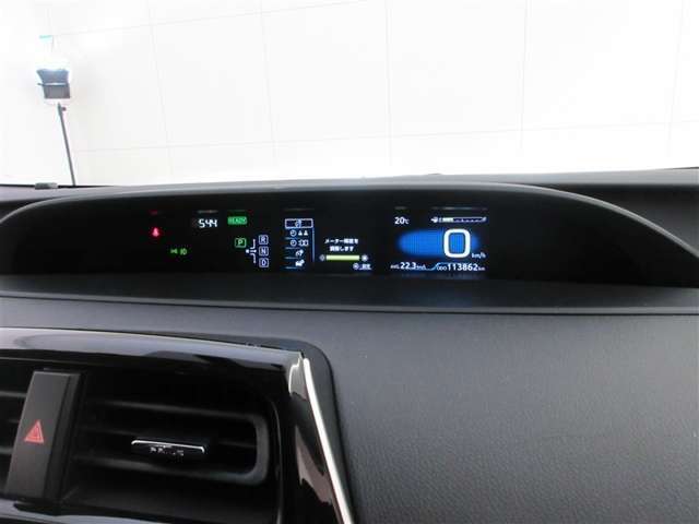 走行距離、燃料消費量、平均速度、現在の燃費消費率など、いろいろ表示するオンボードコンピュータ。