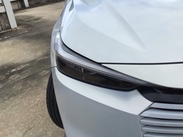 【LEDヘッドライト】大光量で夜道や雨の日の安心感を高めるLEDヘッドライト。周囲の明るさに応じて自動点灯・消灯/ライトの消し忘れも防げるオートライトコントロール付！