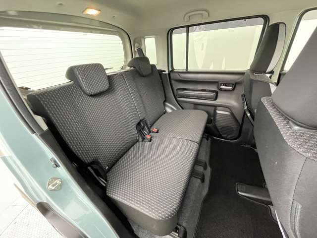【　セカンドシート　】2列目も広々お乗りいただけます♪