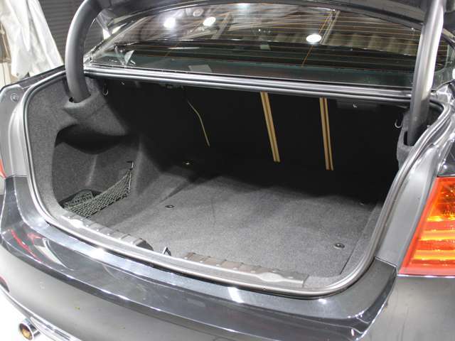 汚れや傷の付きやすいトランクも綺麗な状態が保たれております！