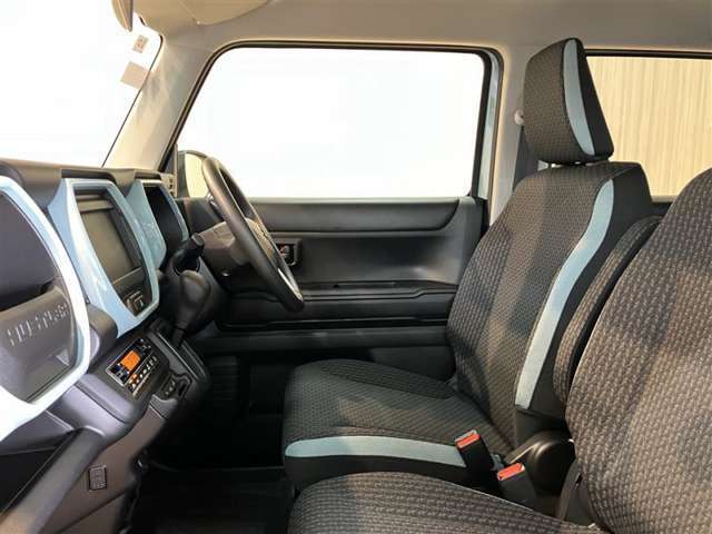 清潔で広々した座席です！是非、現車を見て体感してみてください。