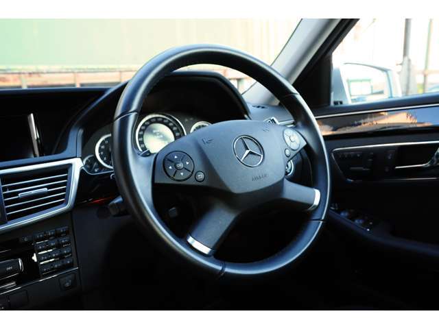 純正革巻きステアリング