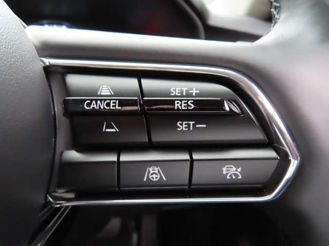 ☆クルーズコントロールはアクセルから足を離しても車速を一定に保つことが出来ます。ずっとアクセルを踏んでいる必要がないため、ドライバーの負担軽減に繋がります☆