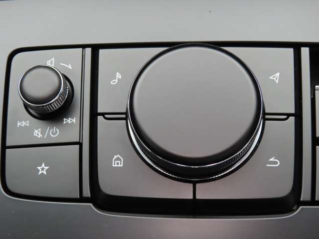 ☆マツダ　コネクトのコマンダーコントロール。手元を見なくてもナビの操作や設定がスムーズに行えます☆