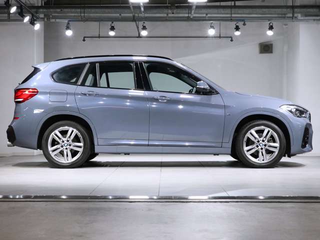 BMW認定中古車は360°チェックリストに従い徹底的にチェック。エンジンやトランスミッション、電気系統やコンピュータ・システムなどを詳細に点検。交換基準に達した部品は整備した後にご納車いたします。