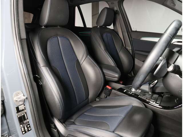Abe BMWでは全国納車に対応しております。担当スタッフがご自宅までご納車にお伺いをさせて頂いております。輸送会社任せでなく当社スタッフがお届けいたしますので、安心してお買い求めいただけます。（別途有償）