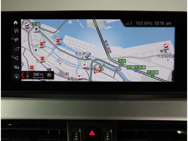 保証期間中に、トラブルが発生した際の緊急連絡を24時間フリーダイヤルでお受けします。応急処置のアドバイスのみならず、出張修理やレッカーなどの手配、さらにはお客様の代替交通手段やホテルの確保を行います。