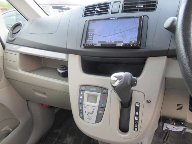 人気車の為、お早めにお問い合わせ下さい。お問い合わせの際は「カーセンサー」を見たとお伝え下さい。フリーダイアル0078-6002-249575となります！