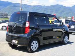 外装の傷や内装の汚れ等、お車の状態が気になるお客様には当店からメールで画像を送らせて頂く事も出来ます。