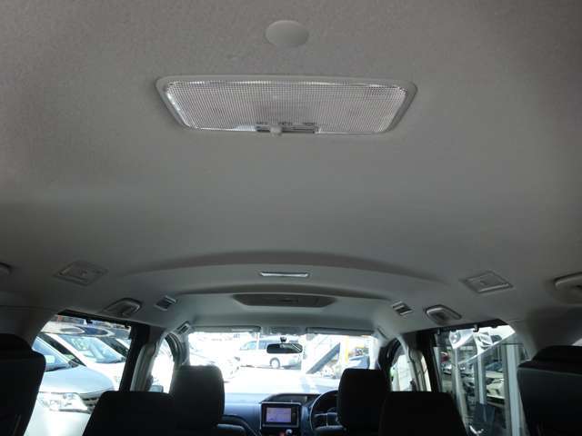 天井周りシミや汚れなど無く、比較的綺麗に保たれています！