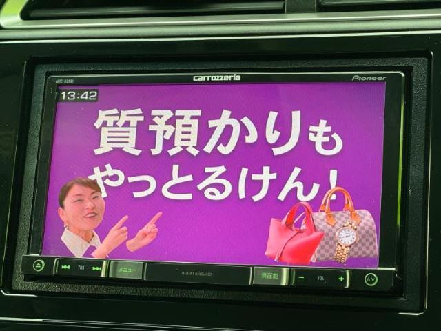 WECARSの展示場では実際に見て、触ってお車をお選びいただけます！知識の豊富な営業スタッフが様々なカーライフをご提案いたします！