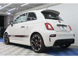 キーレス/リアコーナーセンサー/Sabelt製ブラウンスポーツシート/純正タッチスクリーン/Carplay/レコードモンツァ/純正17インチAW/HID