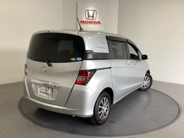 【Honda認定中古車 U-Select】　は3つの安心をお約束します。　1　Hondaのプロが整備した安心。 2　第三者機関がチェックした安心。　3　購入後もHondaが保証する安心。