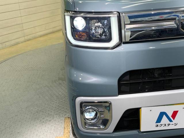 【LEDヘッドライト】悪天候や夜間走行時も良好な視界を確保し安心して運転できる高輝度LEDヘッドライトを装備！点灯速度が早く、消費電力も抑えられています。