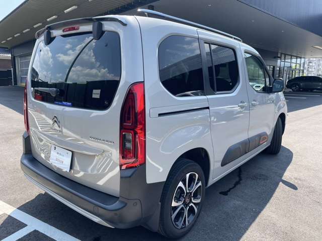 耐久性に優れたコーティングを低価格にてご用意致しております。愛車をいつでも気持ちよく乗っていただくために、納車時の施工をオススメしております。