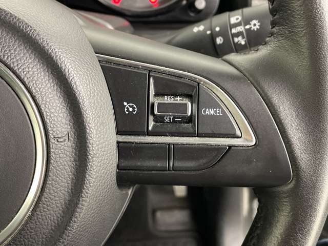 【運転席操作部】『運転席周辺の装備』の画像になります。快適なドライブを楽しむための機能が装備されています！運転席から触れるので使いやすいです！