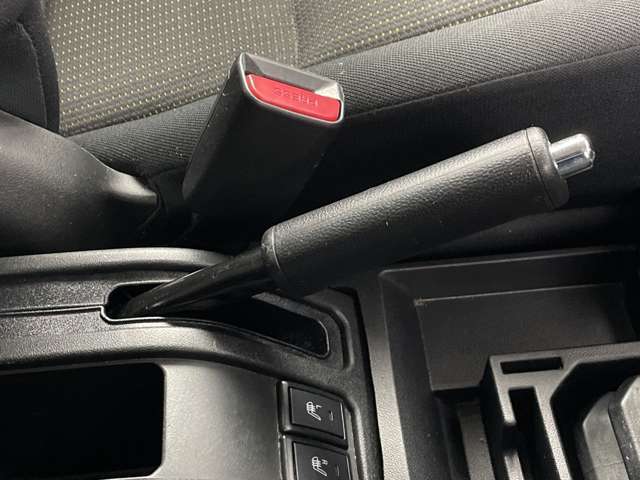 【運転席操作部】『運転席周辺の装備』の画像になります。快適なドライブを楽しむための機能が装備されています！運転席から触れるので使いやすいです！