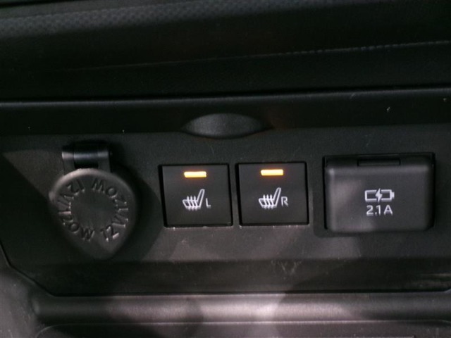 シートヒータで寒い時期も快適♪