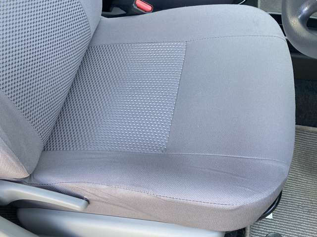 運転席シートです