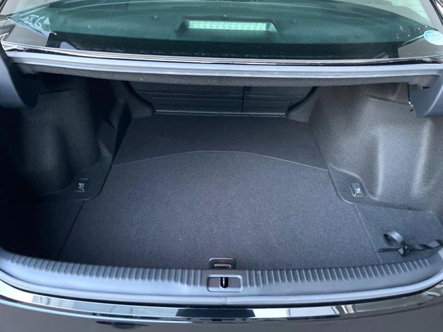 普段のお買い物や通勤、送迎等に十分な荷室スペースを確保しております。