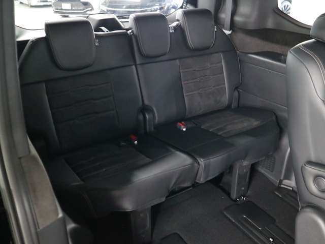 ご納車前のボディガラスコーティングも専門の業者が常駐しておりクオリティの高いコーティングを低価格にてご提供しております♪