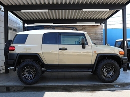 サイドステップも付いてますので、乗り降りもしやすいです♪