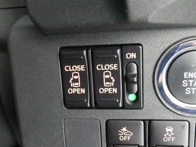 片側電動スライドドアのスイッチ付です。車内からもスイッチひとつで楽にドアの開閉が可能です。電動なので開閉時に力を使う必要がなく、半ドアになることもありません！