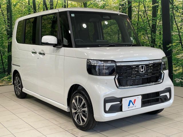 大好評のボディコーティング「弾スプラッシュコート」もご納車までに施工可能。通常のガラスコートと異なる、耐久年数6年の無機質ガラスコーティングが、ボディをキレイな状態に保ってくれます。