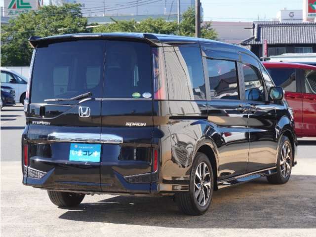 お立ち寄りいただく際は、事前にご連絡をお願いします。お目当てのお車が商談中や売約となることもございます。ご確認いただいてから、お立ち寄りください。