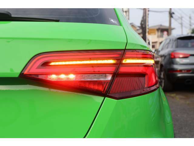 弊社は全ての商品車に第三者査定機関の鑑定を付けています。遠方地でなかなか現車確認頂けない方、金額と程度が見合っているかなど、厳正な検査で行われますので、参考に頂ければと思います。