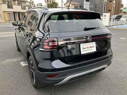 ダークインテッドガラス（プライバシーガラス）装着車です。