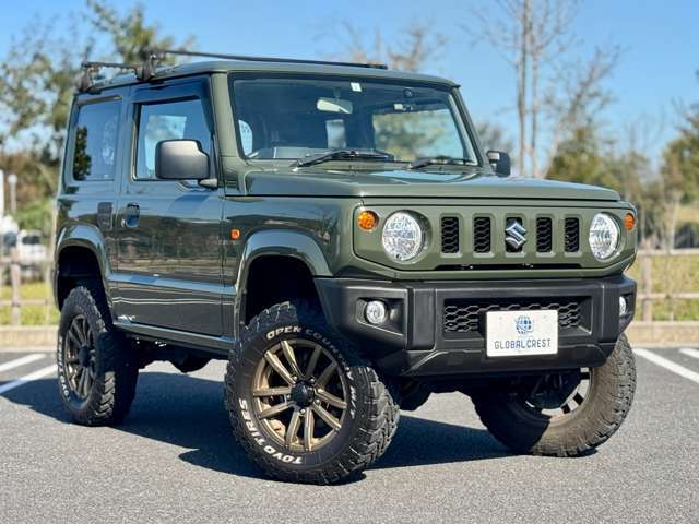 ご覧いただき誠に有難うございます。【GLOBAL　CREST　ジムニー専門店】　埼玉県幸手市の1000坪ほどの広大な敷地に常時ジムニーを40台以上展示しております。屋内でご覧いただくことも可能です。