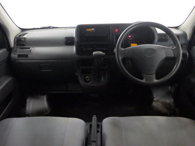 メーターも見易いレイアウトなので安心ドライブをサポートします☆